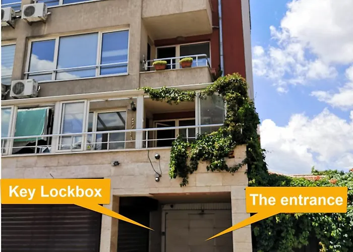 아파트 Spacious 1 Bedroom In A Lively Center 소피아