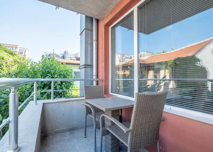 Spacious 1 Bedroom In A Lively Center 아파트 소피아