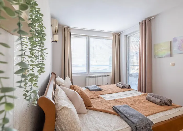 Spacious 1 Bedroom In A Lively Center 아파트 소피아