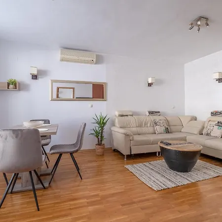 Apartamento Spacious 1 Bedroom In A Lively Center Sófia